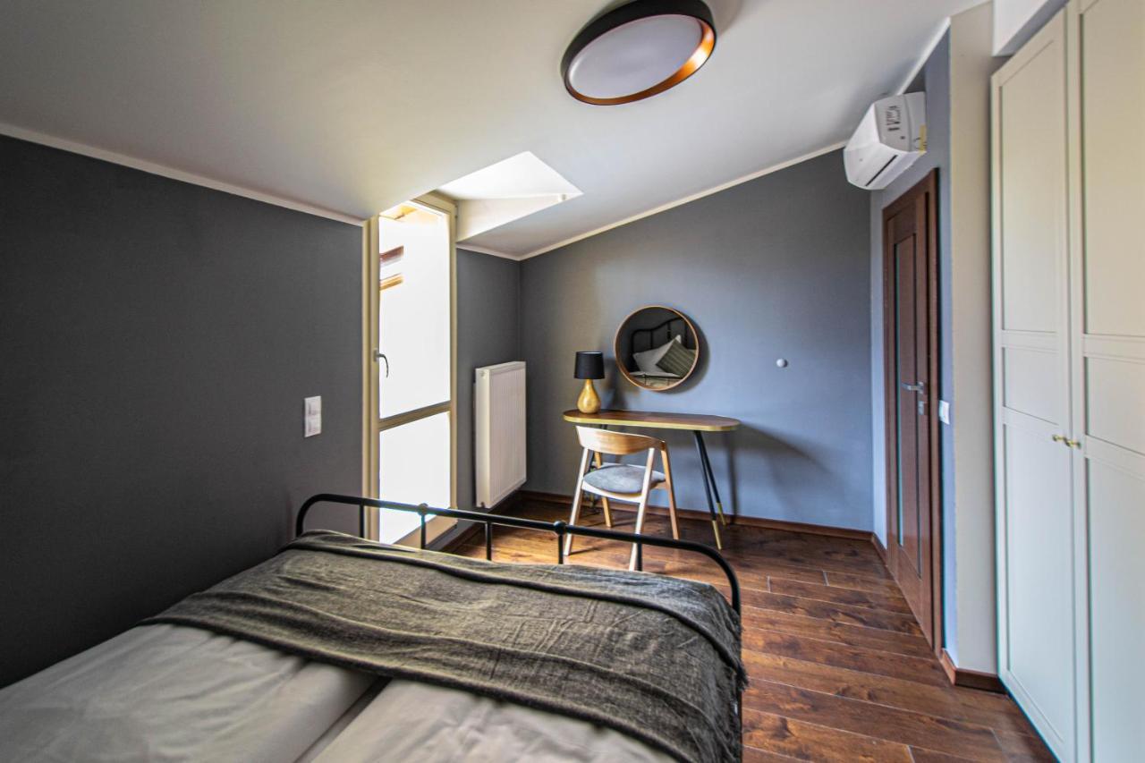 Quite Loft With Balcony And 3 Air Conditioners Prague Ngoại thất bức ảnh