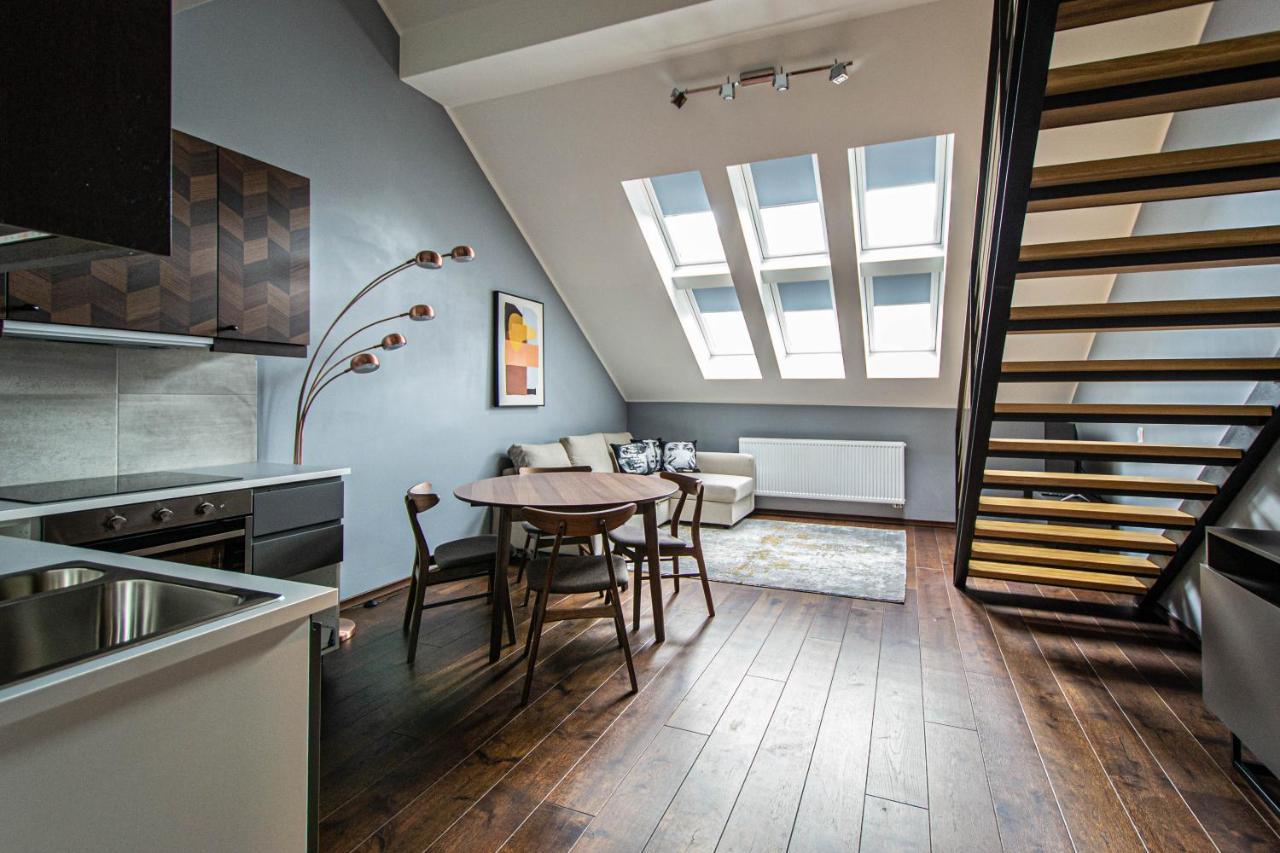 Quite Loft With Balcony And 3 Air Conditioners Prague Ngoại thất bức ảnh