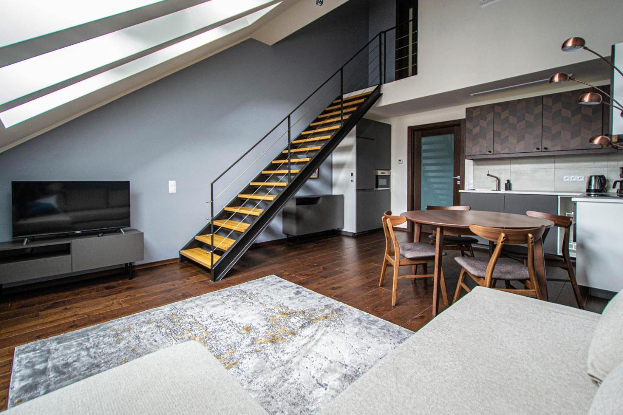Quite Loft With Balcony And 3 Air Conditioners Prague Ngoại thất bức ảnh