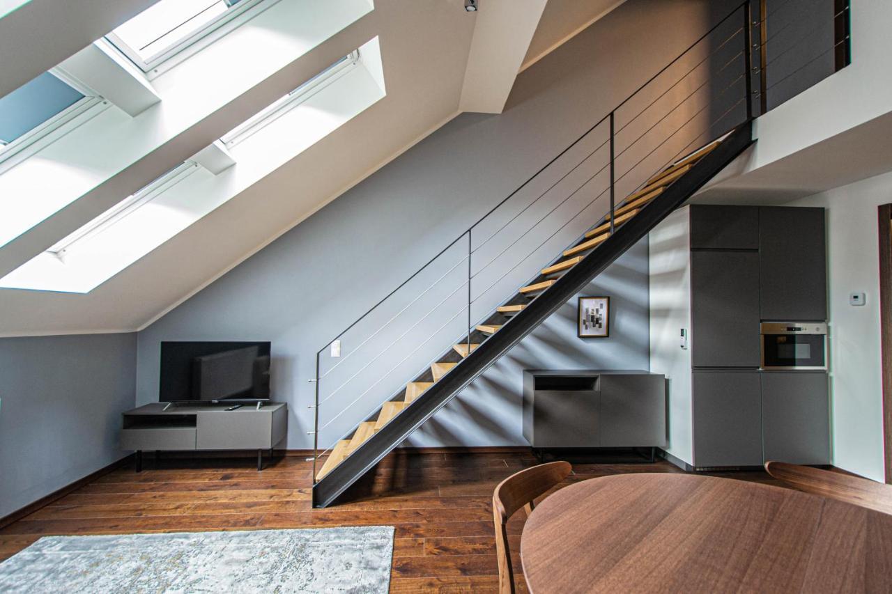 Quite Loft With Balcony And 3 Air Conditioners Prague Ngoại thất bức ảnh