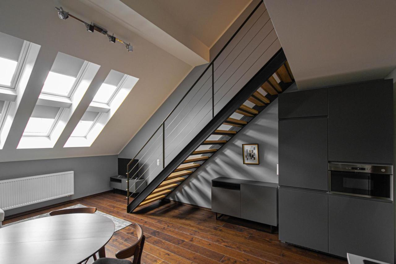 Quite Loft With Balcony And 3 Air Conditioners Prague Ngoại thất bức ảnh