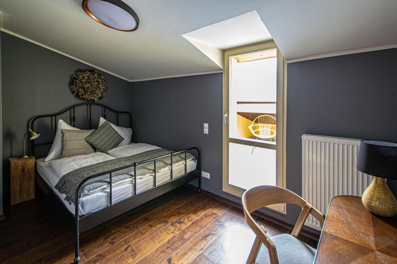 Quite Loft With Balcony And 3 Air Conditioners Prague Ngoại thất bức ảnh